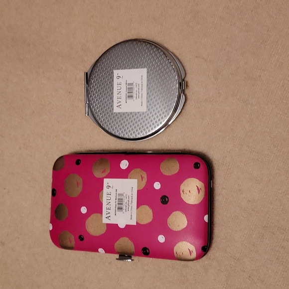 Avenue 9 manicure set and mirror NWOT - Picture 3 of 3
